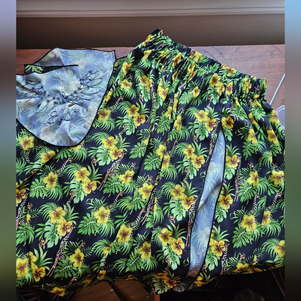 Matinee Sz. S Giraffe Tropical Print Cover Up Skirt Hi Slit